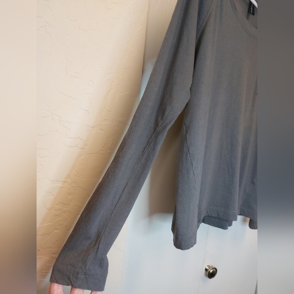 Cynthia Rowley Grey Long Sleeve Tee 100% Cotton Size Medium Casual Top Layer - Picture 3 of 7